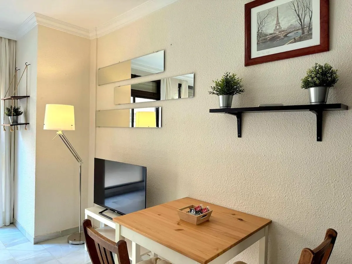 Estudio Junto A La Playa De La Malagueta & Parking Malaga
