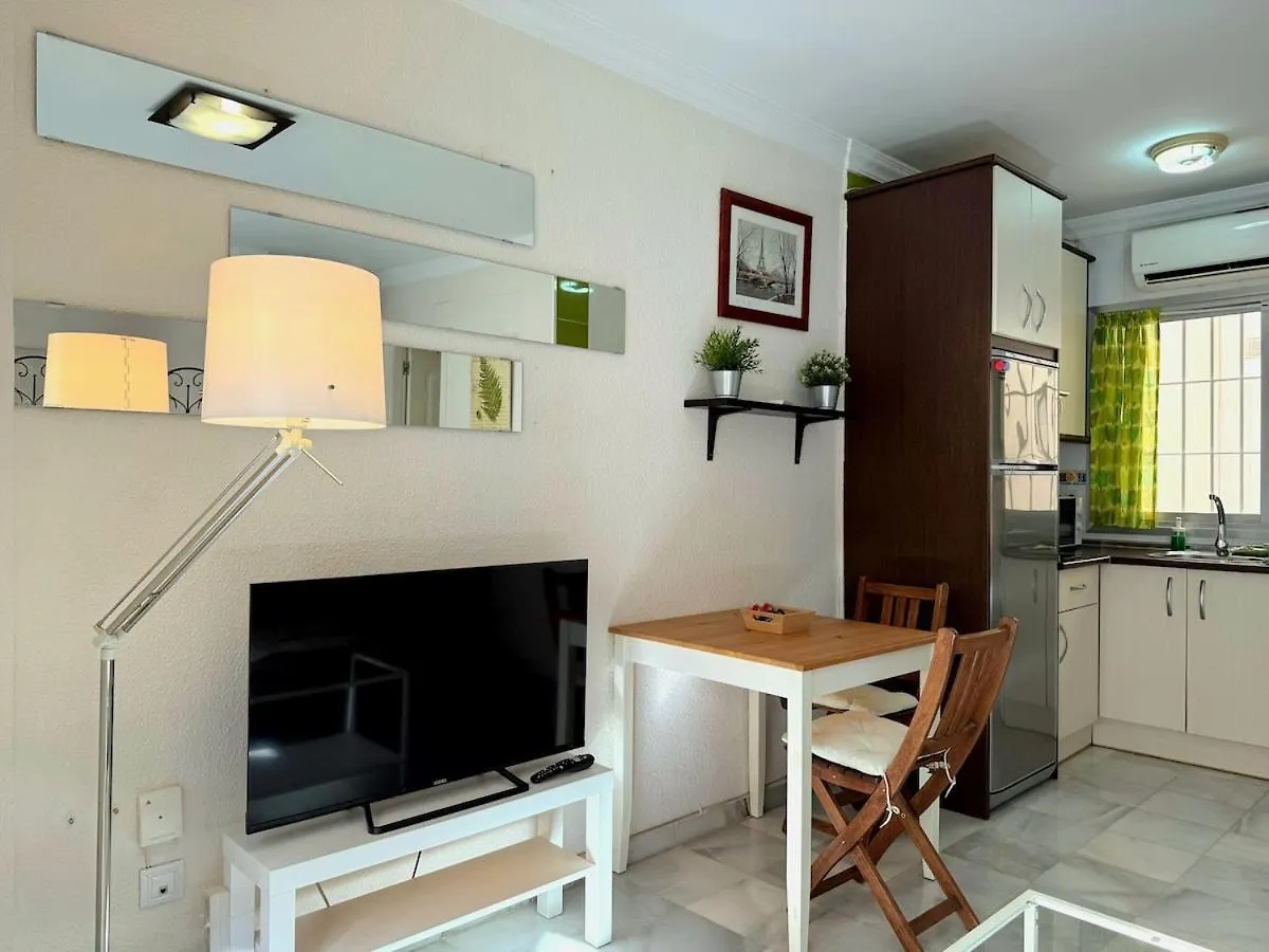 Estudio Junto A La Playa De La Malagueta & Parking Malaga
